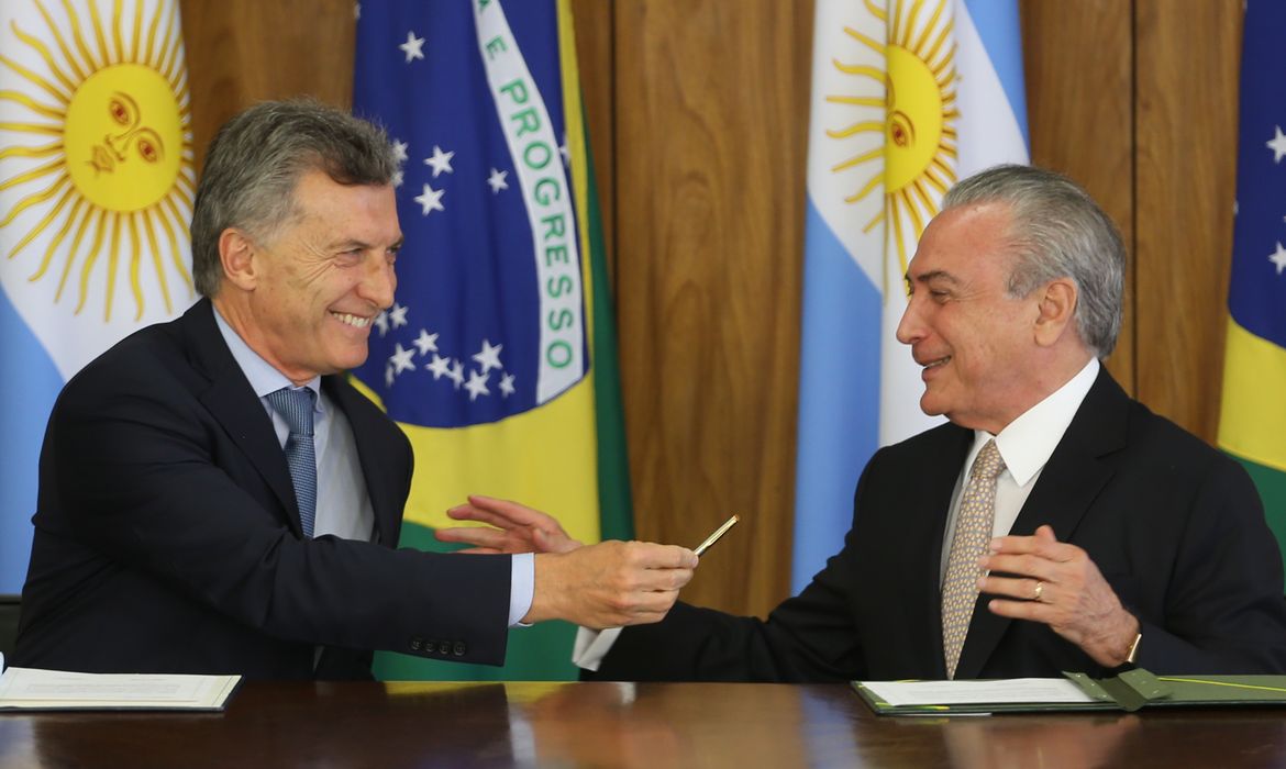 Brasília - Presidentes Maurício Macri, da Argentina, e Michel Temer durante cerimônia de assinatura de Atos, no Palácio do Planalto (Antonio Cruz/ Agência Brasil)
