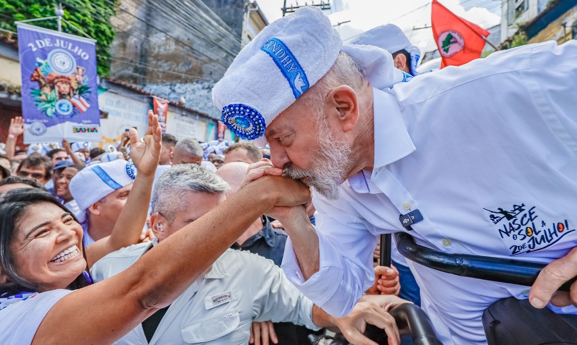 Salvador (BA) 02.07.2024 - Presidente da República, Luiz Inácio Lula da Silva, durante Caminhada do Dois de Julho, no Largo da Soledade. Foto: Ricardo Stuckert/PR