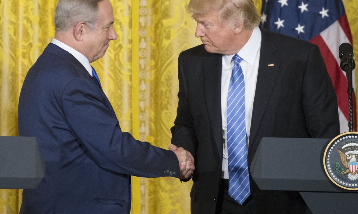 Washington – O presidente norte-americano Donald Trump recebeu ontem, na Casa Branca, o primeiro-ministro israelense, Benjamin Netanyahu