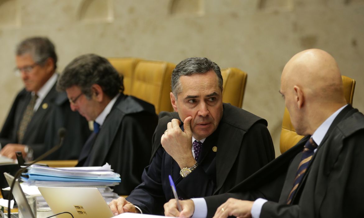 Ministro do Supremo Tribunal Federal (STF) Roberto Barroso durante sessão para julgamento sobre a restrição ao foro privilegiado.
