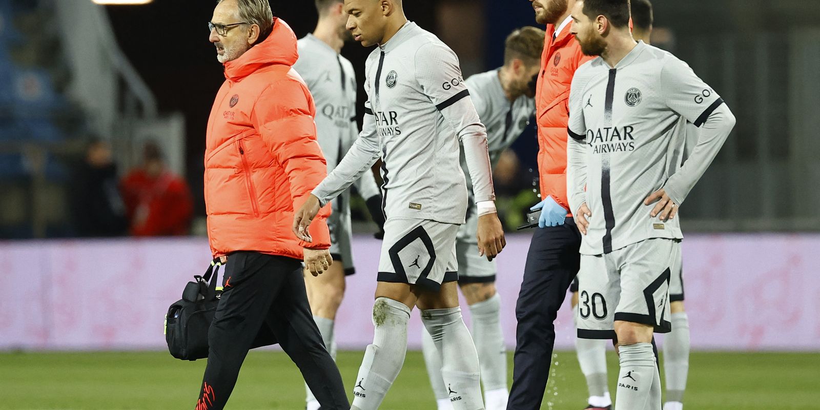 Entrada de Mbappé muda o jogo, mas os diversos problemas deixam