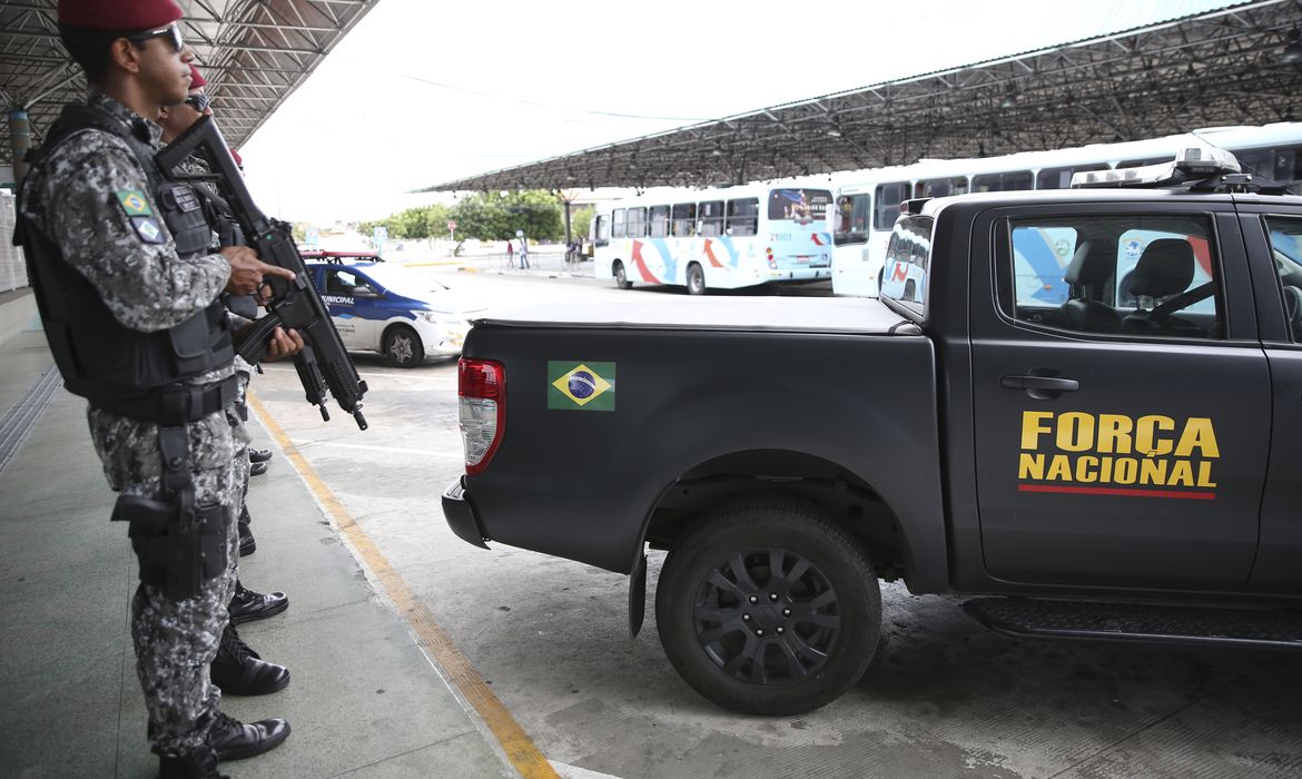 Após a série de ataques no Ceará, a Força Nacional de Segurança Pública está fazendo o policiamento ostensivo nas ruas de Fortaleza, em apoio aos agentes de segurança do estado.