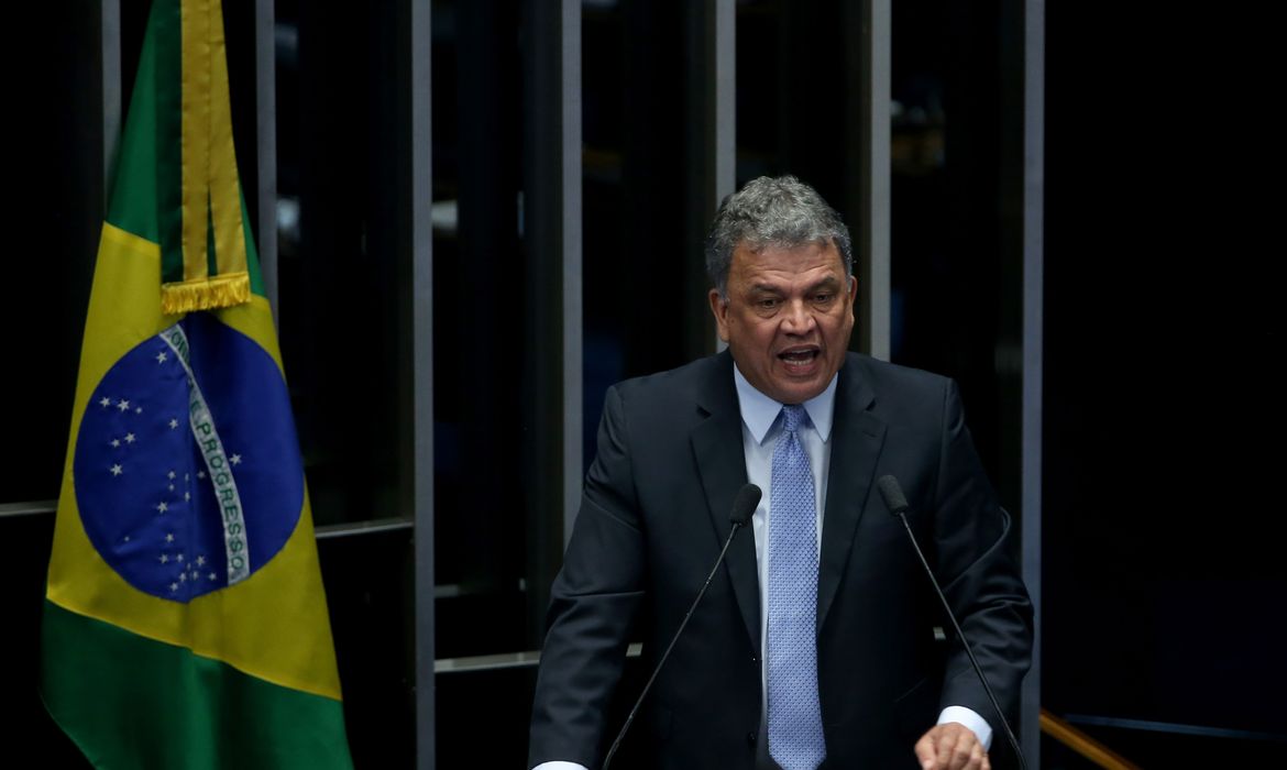 Brasília - Senador Sergio Petecão fala durante o quinto dia de julgamento final do processo de impeachment da presidenta afastada, Dilma Rousseff, no Senado.(Wilson Dias/Agência Brasil)