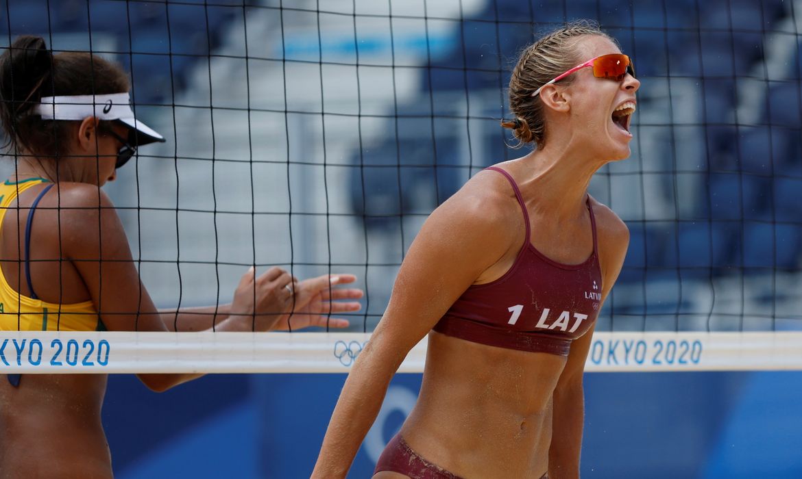 Vôlei de praia: Ana Patricia e Rebecca perdem para dupla da Letônia