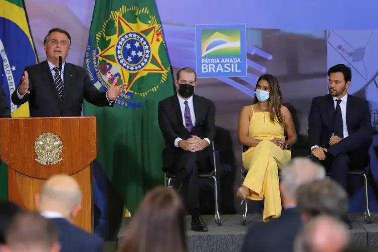 Fabio Rodrigues-Pozzebom/Agência Brasil O presidente da República, Jair Bolsonaro, durante a entrega do Prêmio Marechal Rondon de Comunicações no Palácio do Planalto