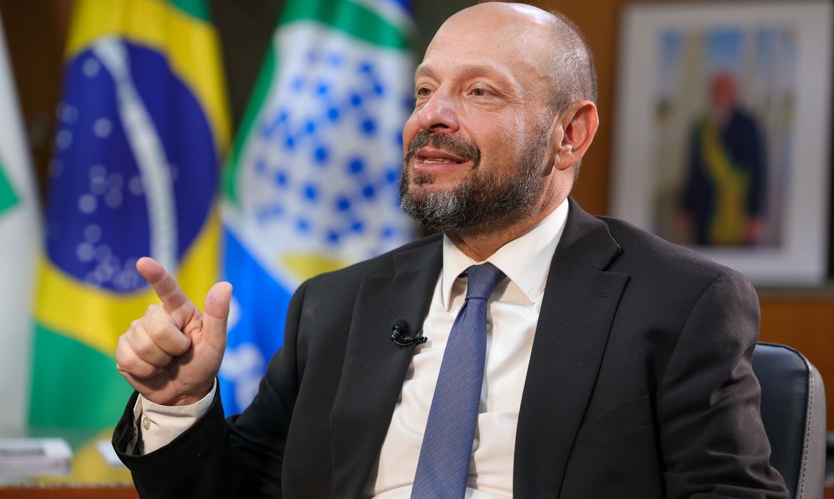 Fabio Rodrigues-Pozzebom/ Agência Brasil Brasília (DF) 09/05/2025 - O presidente do INSS, Gilberto Waller, durante entrevista para a TV Brasil/ EBC Foto: Fabio Rodrigues-Pozzebom/ Agência Brasil