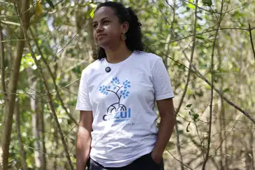 Guapimirim (RJ), 16/10/2024 - A pesquisadora Laís Oliveira, da Plataforma Cazul, na Estação Ecológica da Guanabara, na Área de Proteção Ambiental (APA) de Guapi-Mirim. Foto: Fernando Frazão/Agência Brasil