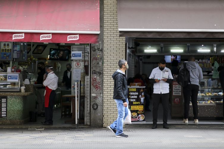 Movimentação no comércio de São Paulo após reabertura.
Foto: Rovena Rosa/Agência Brasil/Arquivo