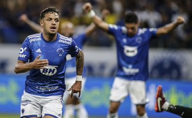 Daniel Júnior marca o segundo do Cruzeiro na vitória por 2 a 0 sobre o Tombense pelo Brasileiro - em 06/08/2022