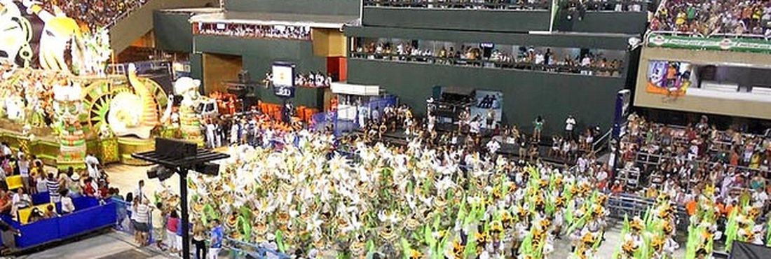 Império da Tijuca desfila no Grupo de Acesso A, no Carnaval 2012.