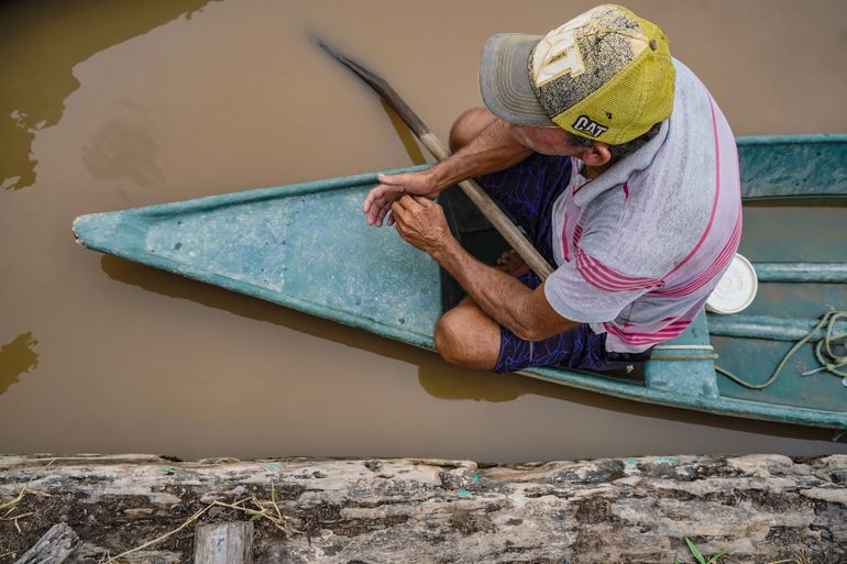 Manaus (AM), 20/11/2023,  Raimundo Lucas da Silva, Pescador, fala sobre a seca que Manaus vem sofrendo,  a maior seca em 121 anos. Na Ponta da Piraiba.  Foto: Rafa Neddermeyer/Agência Brasil