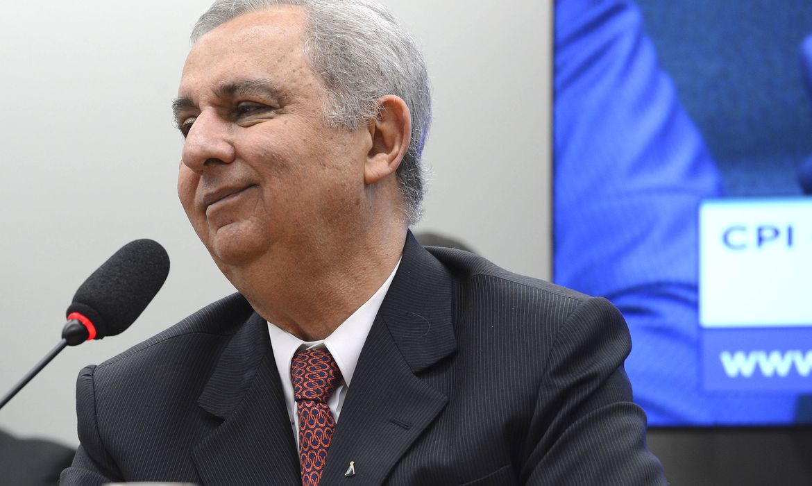  Brasília - O pecuarista José Carlos Bumlai depõe na CPI do BNDES (Valter Campanato/Agência Brasil)