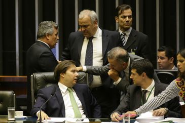 Presidente da Câmara, Rodrigo Maia, durante sessão plenária que aprovou a MP 812/17, que muda a forma de cálculo das taxas de juros dos empréstimos não rurais concedidos pelos fundos constitucionais do Norte, Nordeste e Centro-Oeste.