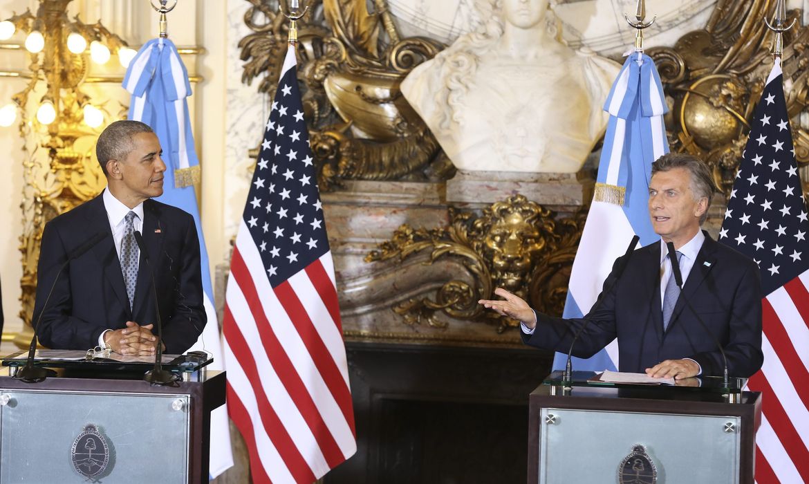 O presidente da argentina, Mauricio Macri, e dos Estados Unidos, Barack Obama, em coletiva de imprensa na Casa Rosada, sede do governo em Buenos Aires