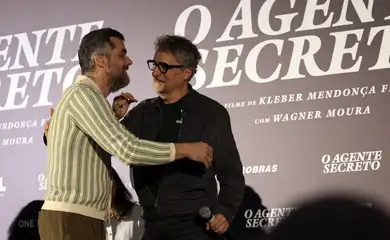 São Paulo (SP), 28/10/2025 - Ator Wagner Moura e o diretor Kleber Mendoça Filho durante entrevista coletiva do elenco do filme O Agente Secreto, no hotel Renaissance. Foto: Paulo Pinto/Agência Brasil
