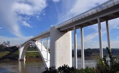 Ponte Internacional da Amizade (BR-277),Aduana de Foz do Iguaçu, Fronteira Brasil e Paraguai