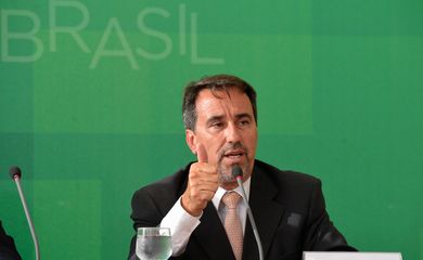 O ministro da Integração Nacional, Gilberto Magalhães Occhi, durante coletiva de imprensa, no Palácio do Planalto (Wilson Dias/Agência Brasil)