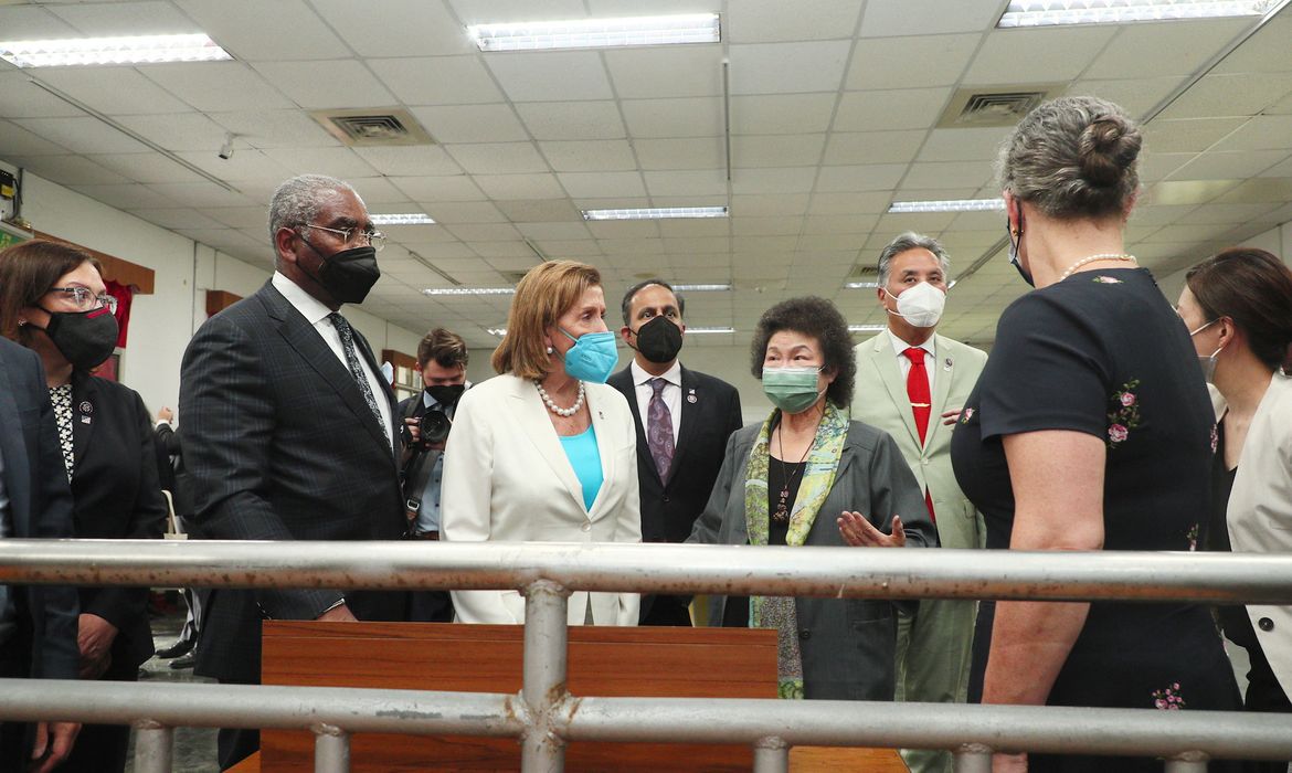 Presidente da Câmara dos Deputados dos EUA, Nancy Pelosi, e outros membros da delegação visitam o Museu Nacional de Direitos Humanos em Taiwan