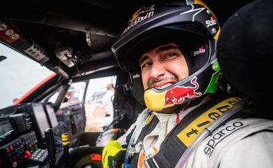 Lucas Moraes - piloto - terceiro lugar no rali Dakar 2023