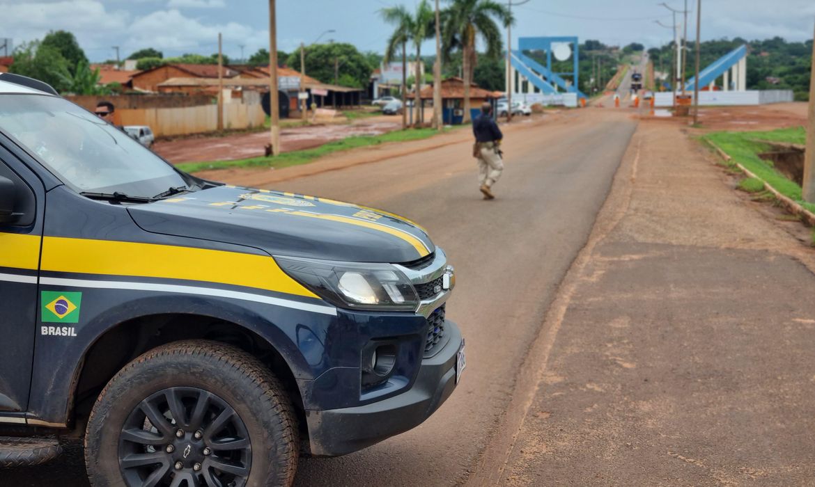 PRF alerta sobre golpes envolvendo falsas multas de trnsito