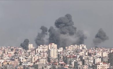 Israeli planes strike Gaza after Hamas launch attack