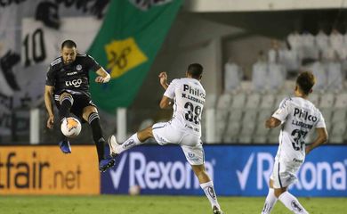 Soccer - Copa Libertadores - Santos v Olimpia