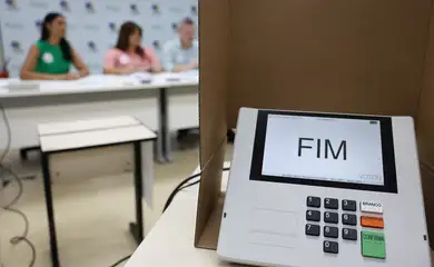 São Paulo (SP), 02/10/2024 - Simulação da eleição para demonstração do fluxo de votação, em uma seção eleitoral cenográfica, no Tribunal Regional Eleitoral de São Paulo - TRE-SP. Foto: Rovena Rosa/Agência Brasil