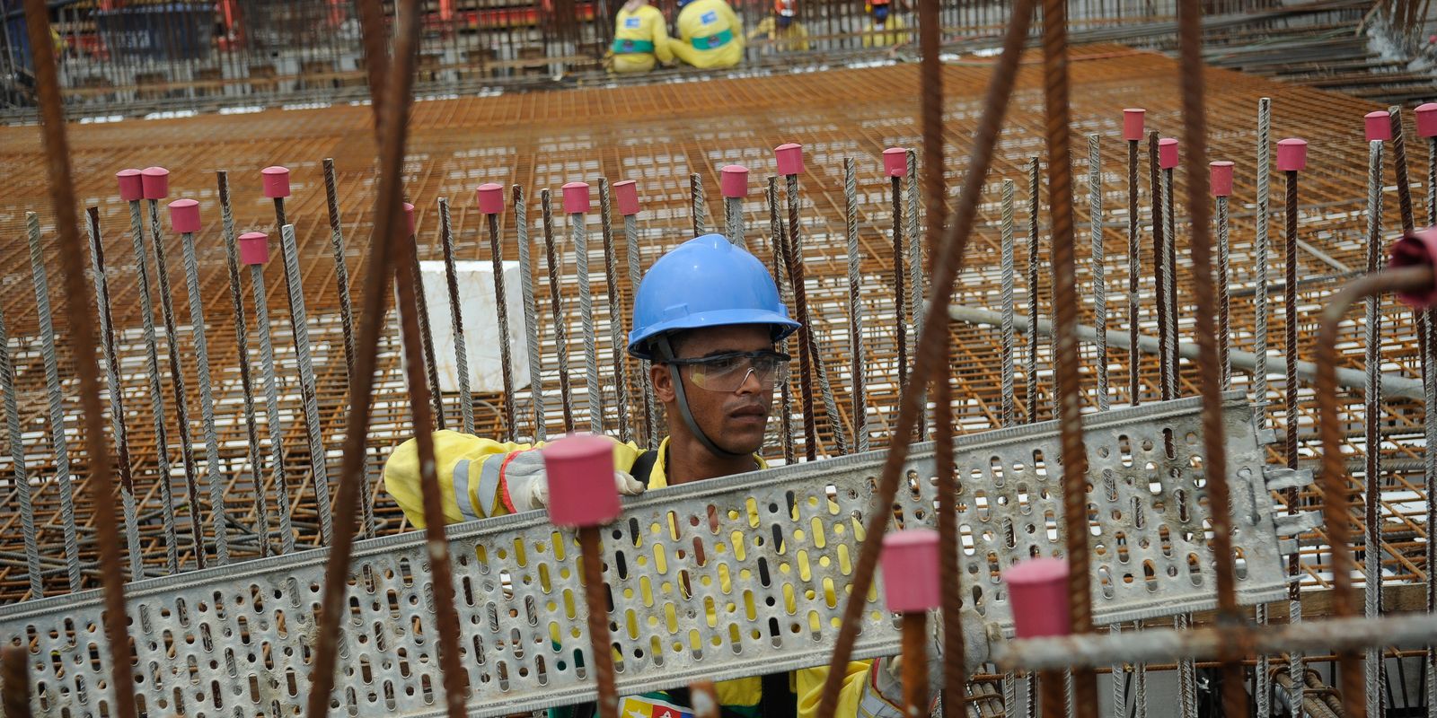 Custo da construção desacelera e sobe 0,33% em agosto