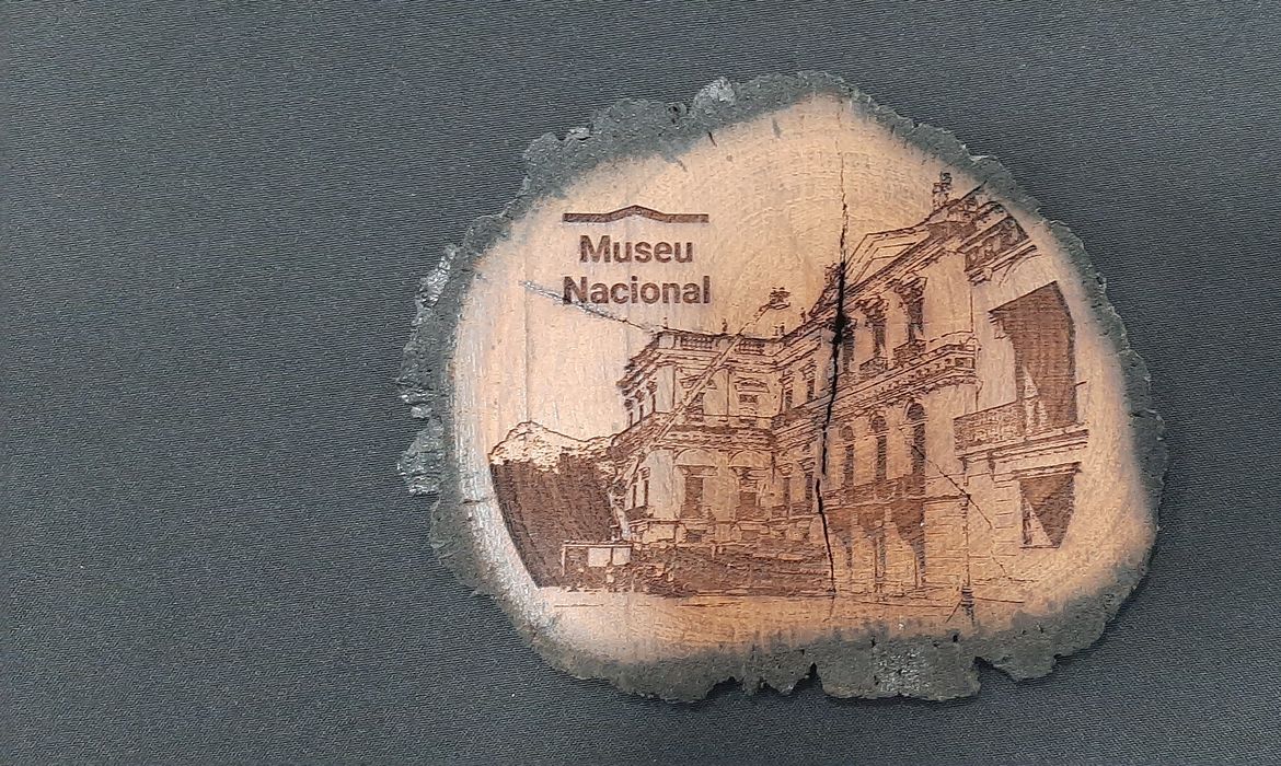 Museu Nacional no Rio apresenta cápsula do tempo