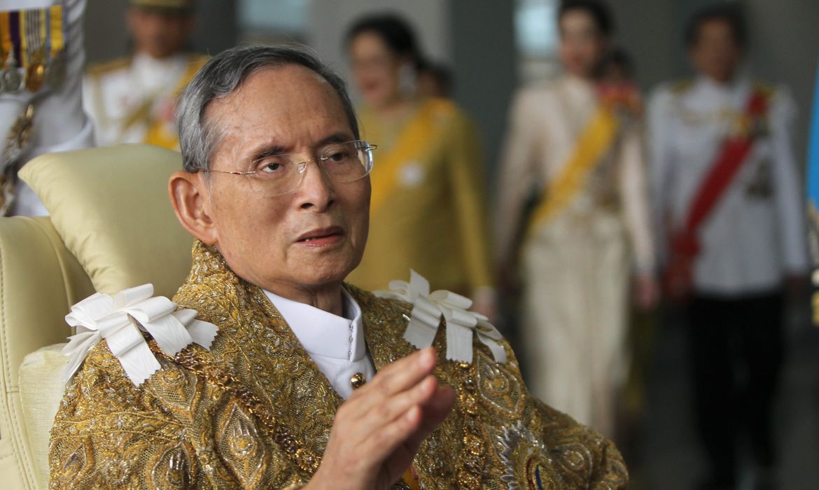 O rei da Tailândia Bhumibol Adulyadej estava no poder há 70 anos, desde 1946