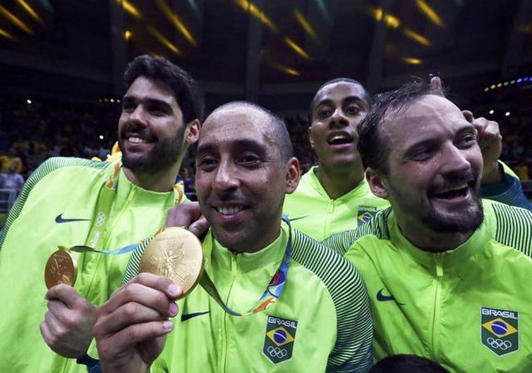 Serginho, Fofão e Bruninho ficam entre os cinco melhores não-europeus da  Champions League de Vôlei - Surto Olímpico