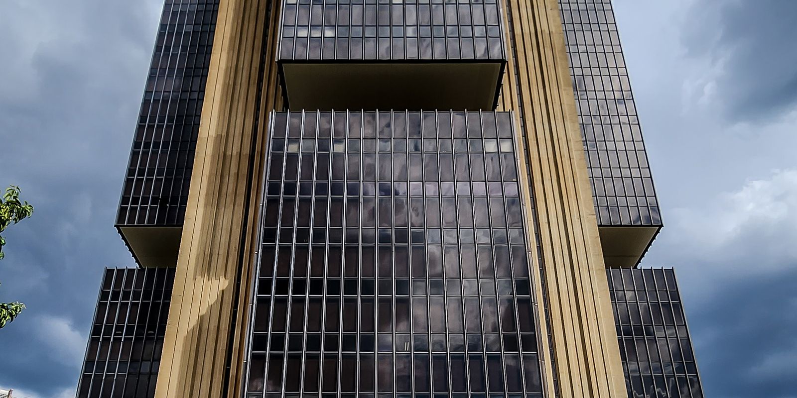 Market raises forecast for annual inflation in Brazil to 5.04%