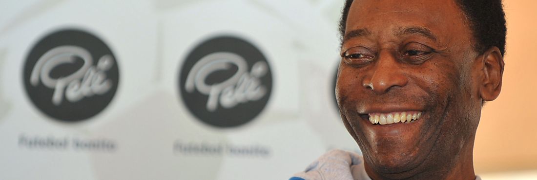 Pelé permaneceu internado em tratamento de problemas renais