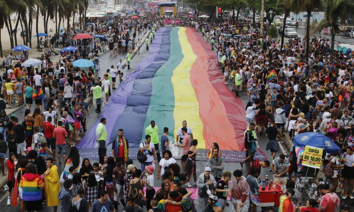 Parada LGBTI do Rio celebra 40 anos de atos no Brasil