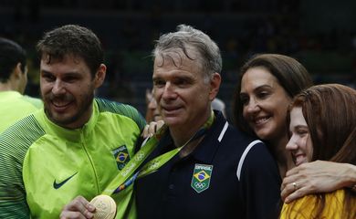 Rio de Janeiro - O Brasil venceu hoje, por 3 sets a 0, a Itália e conquistou a terceira medalha de ouro olímpica no vôlei de quadra masculino (Fernando Frazão/Agência Brasil)