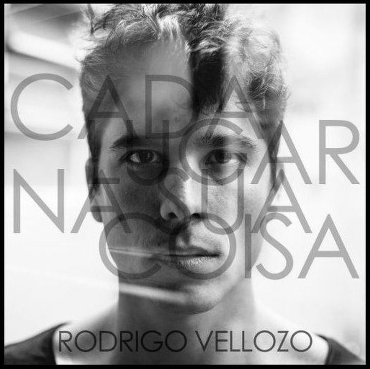 Filho de Benito de Paula, o cantor, compositor, pianista e ator Rodrigo Vellozo lança CD EBC Filho de Benito de Paula, o cantor, compositor, pianista e ator Rodrigo Vellozo lança CD EBC