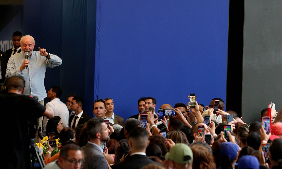 Rio de Janeiro (RJ), 23/02/2024 - O presidente da República, Luiz Inácio Lula da Silva, participa da Inauguração do Terminal Intermodal Gentileza e do início da 1ª fase de Implantação do BRT Transbrasil, região central do Rio.  Foto: Tânia Rêgo/Agência Brasil