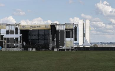 Um palco instalado na Esplanada dos Ministérios para receber as atrações musicais da festa de Rèveillon de Brasília