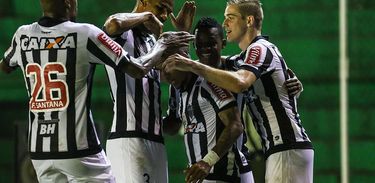 Cazares (duas vezes), Otero, Elias e Rafael Moura marcaram os gols da vitória do Galo