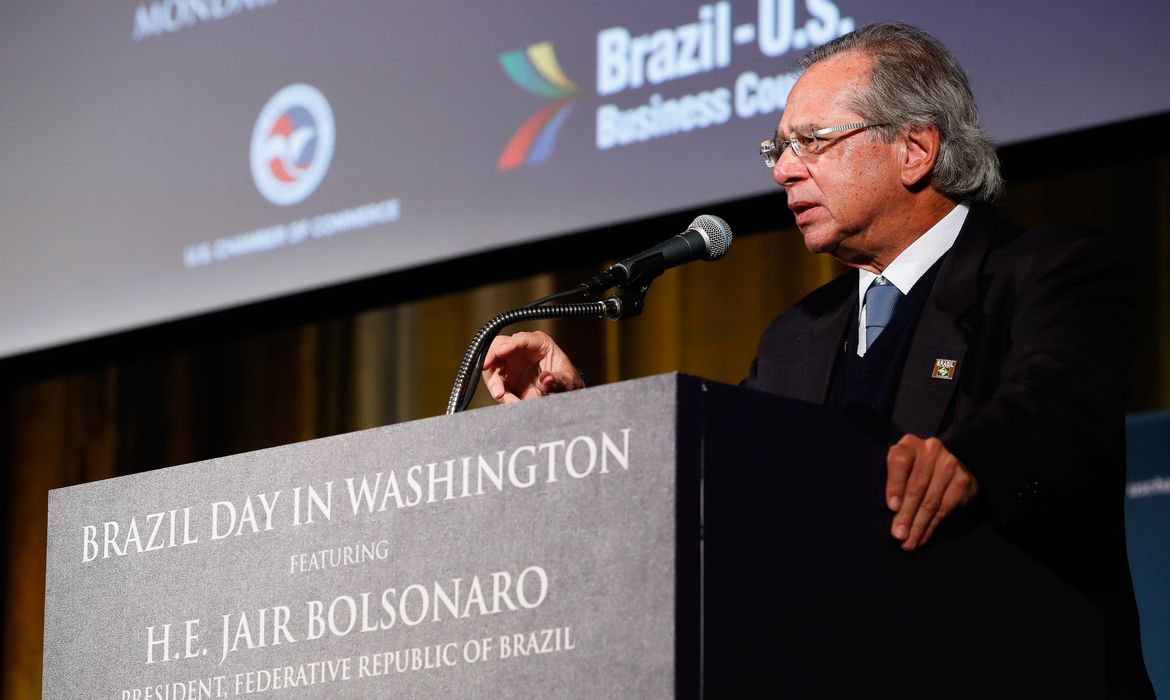 O ministro da Economia, Paulo Guedes, fala durante cerimônia de Assinatura de Atos na Câmara de Comércio dos EUA.