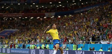 Philippe Coutinho comemora primeiro gol