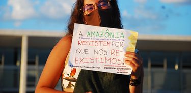 Paloma Costa - greve pelo clima 