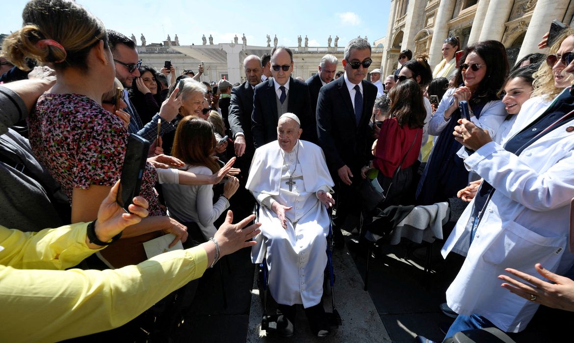 Pope Francis appears for the first time since his return to the Vatican, on the day of a Mass for Jubilee of Sick and Health Care Workers in Saint Peter's square, at the Vatican, April 6, 2025. Vatican Media/­Francesco Sforza/Handout via REUTERS    ATTENTION EDITORS - THIS IMAGE WAS PROVIDED BY A THIRD PARTY.     TPX IMAGES OF THE DAY