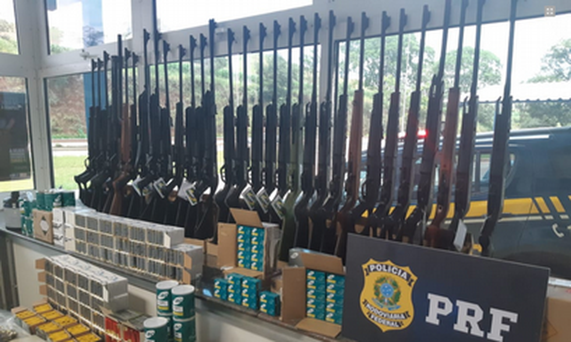 Esta é a maior apreensão de armas e munições já realizada pela PRF em Minas Gerais