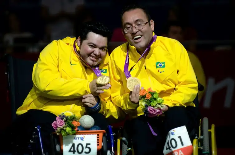 A dupla Dirceu Pinto e Eliseus dos Santos conquista ouro na bocha, nas Paralimpíadas de Londres 2012.