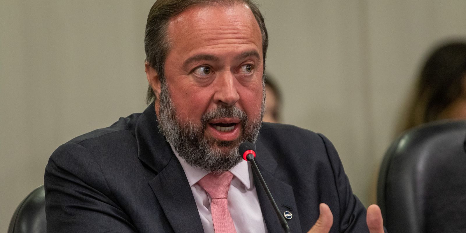 Governo vai propor nova política de preços para a Petrobras