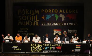 Painel “Democracia Participativa e Controle Social” no Fórum Social Mundial