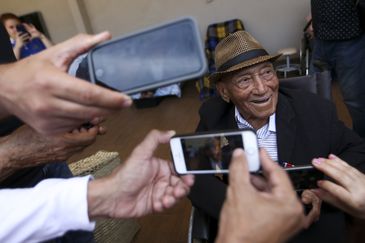 O fotógrafo Gervásio Batista, de 95 anos, é homenageado  pela Associação Baiana de Imprensa (ABI) com a Medalha do Mérito Jornalístico.