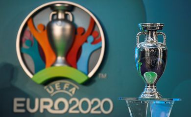 Logo da Eurocopa 2020 - troféu - taça