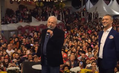 Lula faz comício em Porto Alegre